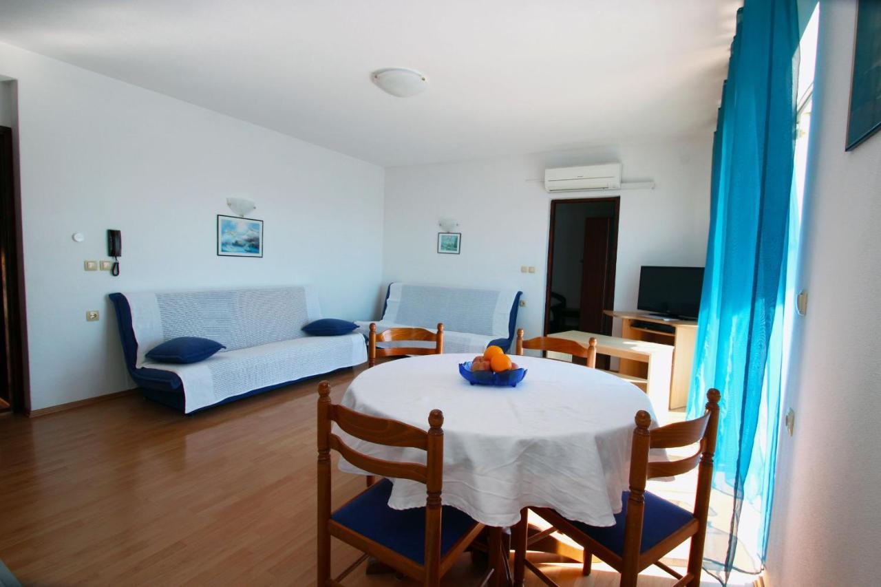 Apartments With A Parking Space Crikvenica - 5553 外观 照片